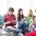Adolescenti online: rischi della Rete e competenze necessarie per un uso consapevole
